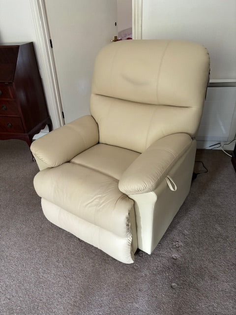 Second Hand Lars Dual Motor Riser Recliner